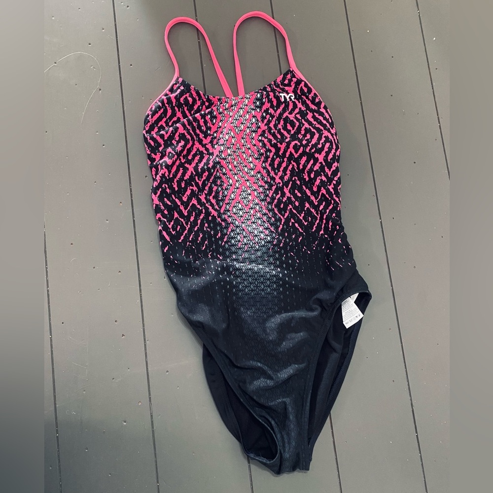 TYR Woman’s Odysses one piece swimsuit